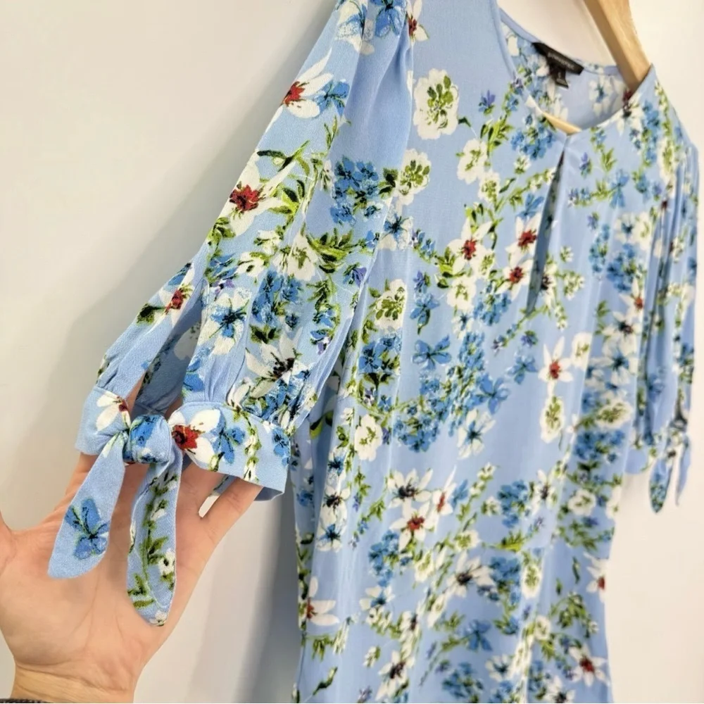 Banana Republic Floral Keyhole Peplum Top In Light Blue With Tie Sleeves